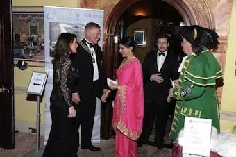 S-Thetics supports the mayor’s ball