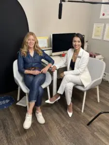 alice-hart-davis-the-tweakments-guide-author-visits-S-Thetics-Clinic-in-Beaconsfield-Buckinghamshire-with-Miss-Sherina-Balaratnam