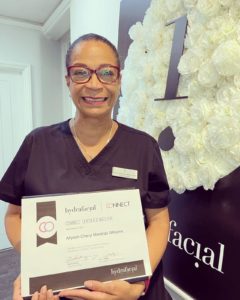 Cheryl-Marshall-Williams-RN-NIP-Aesthetic-Nurse-first-ever-EMEA-HydraFacial-Connect-Graduate